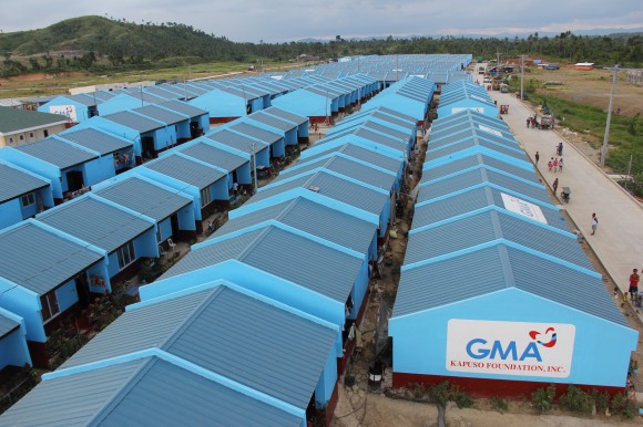 With the help of the GMA Kapuso Foundation’s donors and partners, this landmark undertaking, which includes 403 permanent concrete houses, was officially completed on May 21